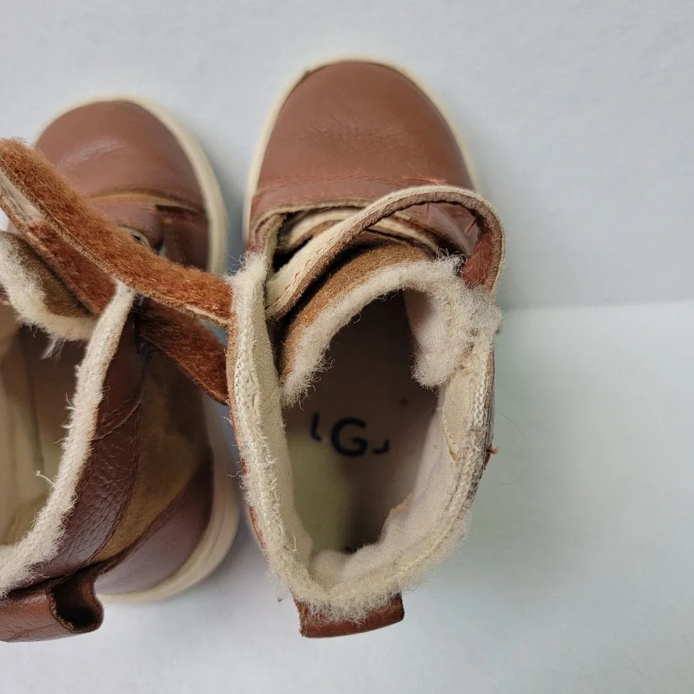 UGG Toddler Rennon II Chestnut Leather Sneakers - Size 6T